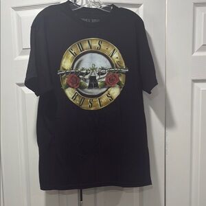 Black Short Sleeve Guns N’ Roses tee large